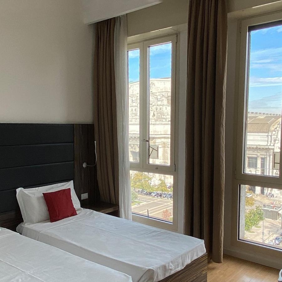 Ih Hotels Milano Centrale Guest House Exteriör bild