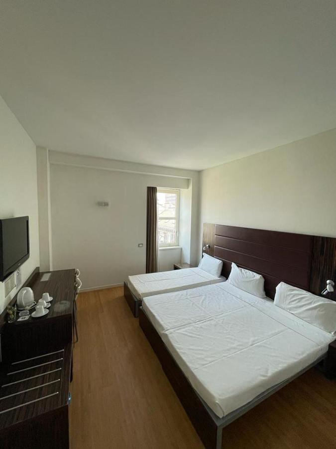Ih Hotels Milano Centrale Guest House Exteriör bild
