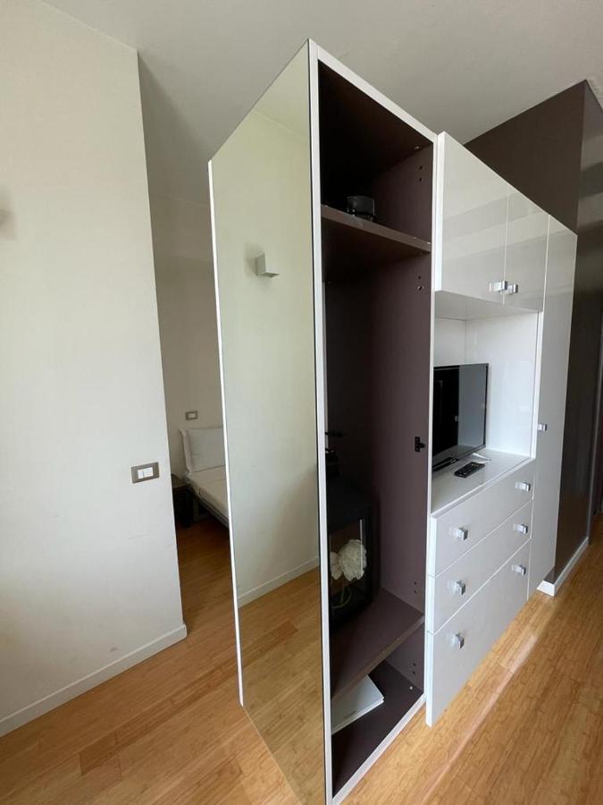Ih Hotels Milano Centrale Guest House Exteriör bild