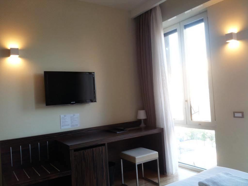 Ih Hotels Milano Centrale Guest House Exteriör bild